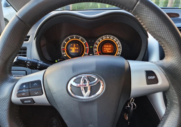 Toyota Auris cena 19800 przebieg: 216000, rok produkcji 2011 z Niepołomice małe 326